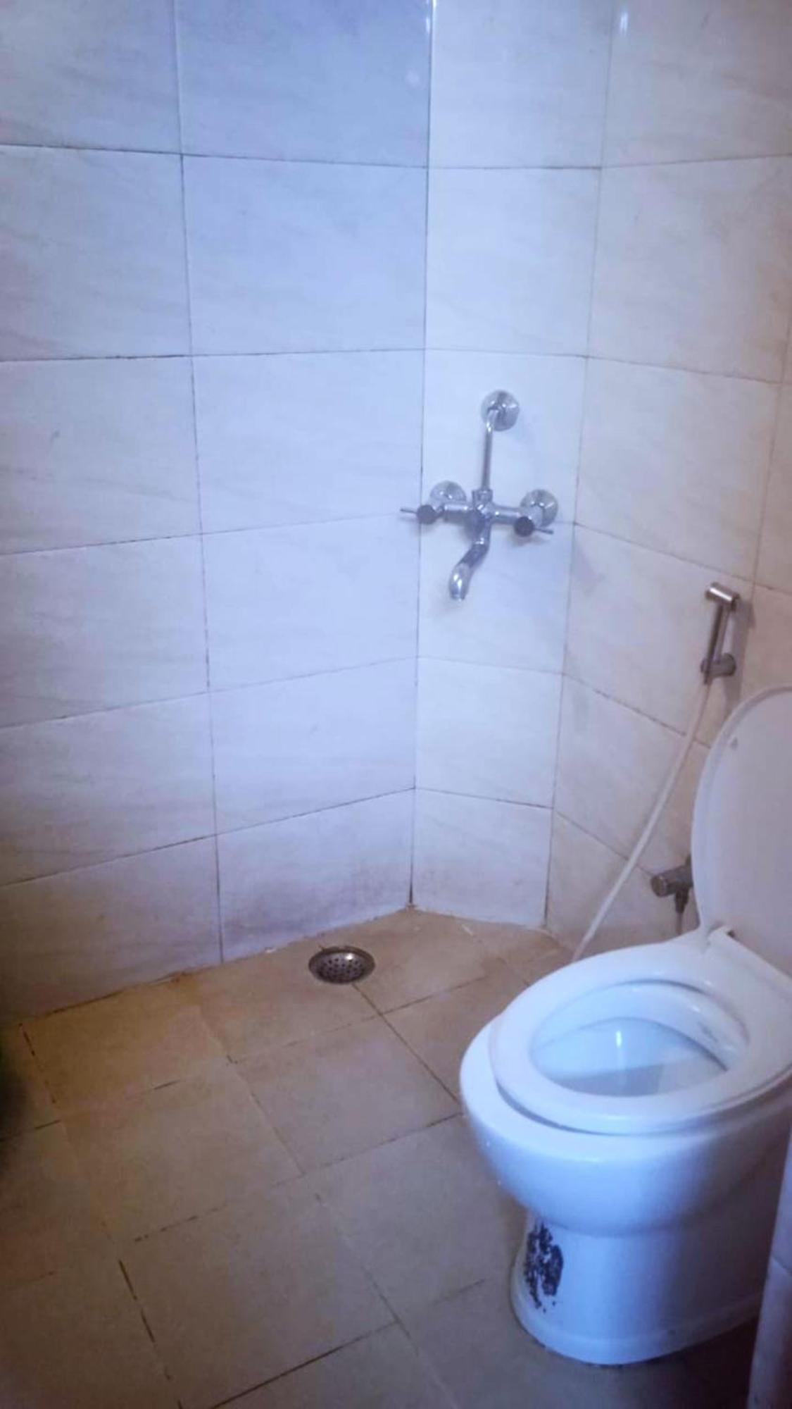 Goroomgo Blue Bell Bhubaneswar - Well Decorated Room -Wifi And Parking Facilities Available Zewnętrze zdjęcie