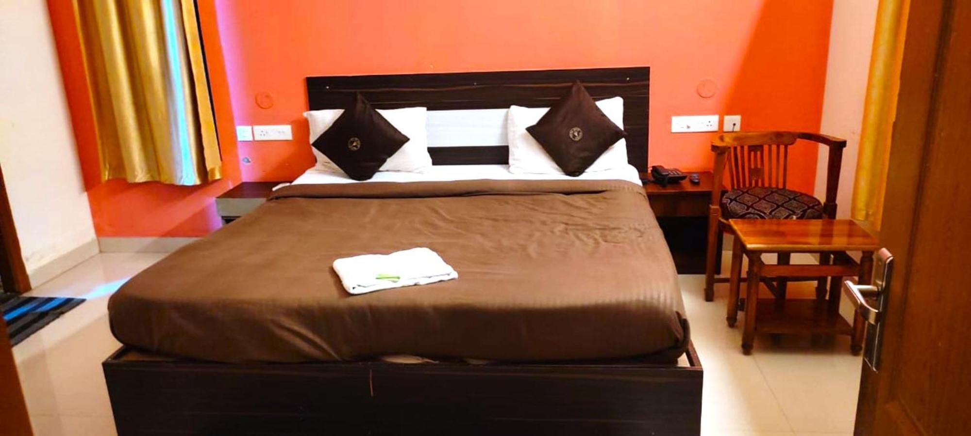 Goroomgo Blue Bell Bhubaneswar - Well Decorated Room -Wifi And Parking Facilities Available Zewnętrze zdjęcie